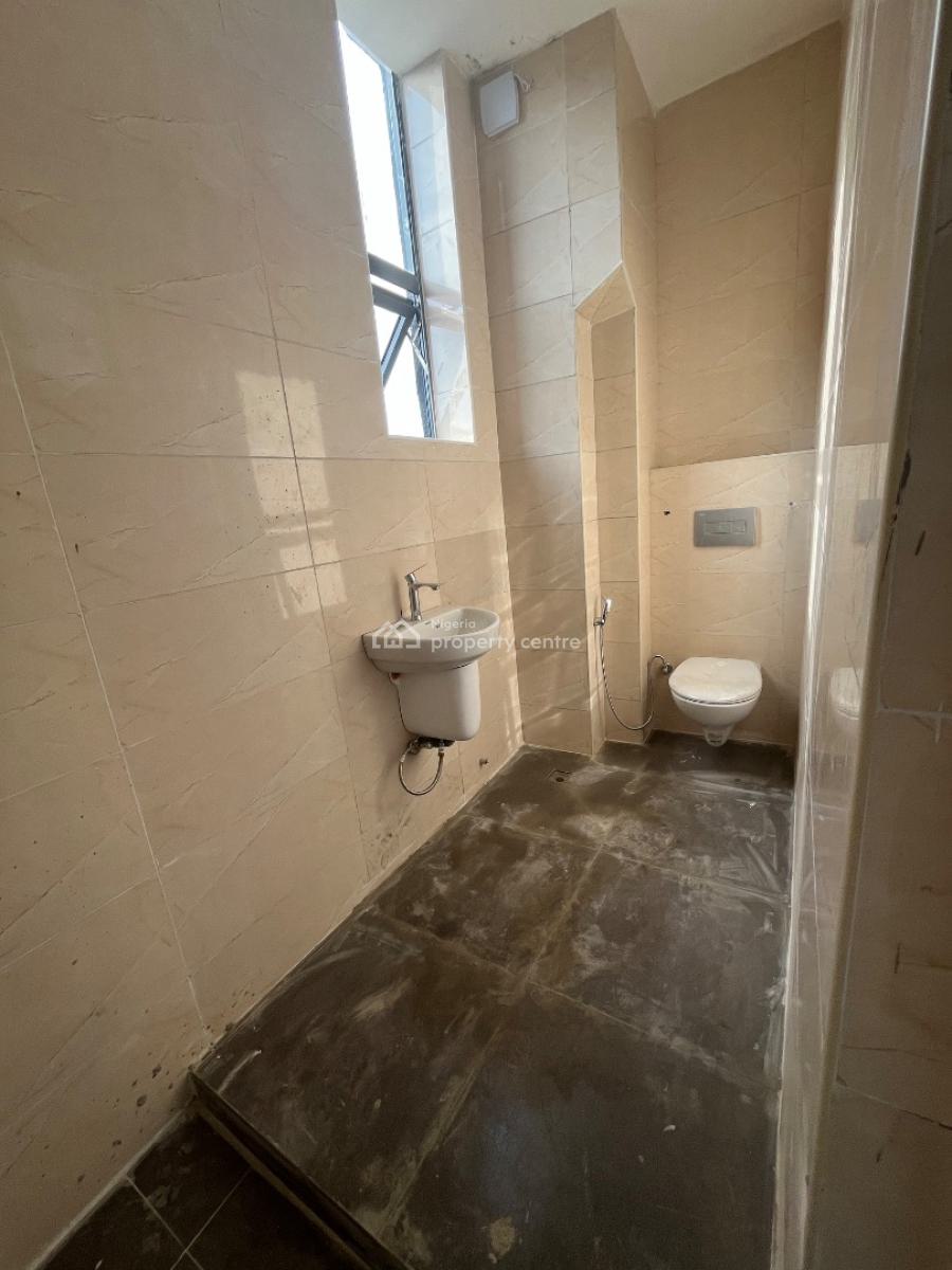 243 Sqm Waterfront Commercial Space, Lekki Phase 1, Lekki, Lagos, Plaza / Complex / Mall for Rent