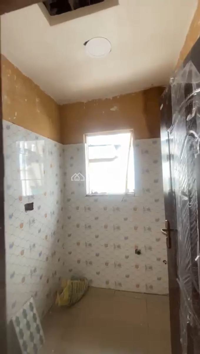 Spacious Mini Upflat. All Tilled with Kitchen Cabinets, Oworonshoki, Shomolu, Lagos, Flat / Apartment for Rent