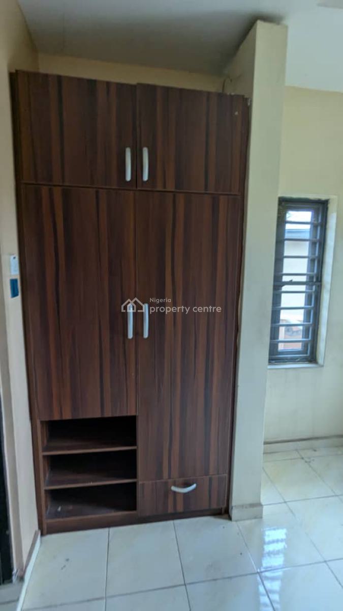 Spacious 3 Bedrooms, Magodo, Lagos, Flat / Apartment for Rent