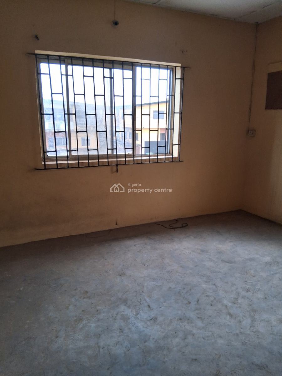 3 Bedroom Flat, Kareem Laka Street, Egbeda, Alimosho, Lagos, Flat / Apartment for Rent
