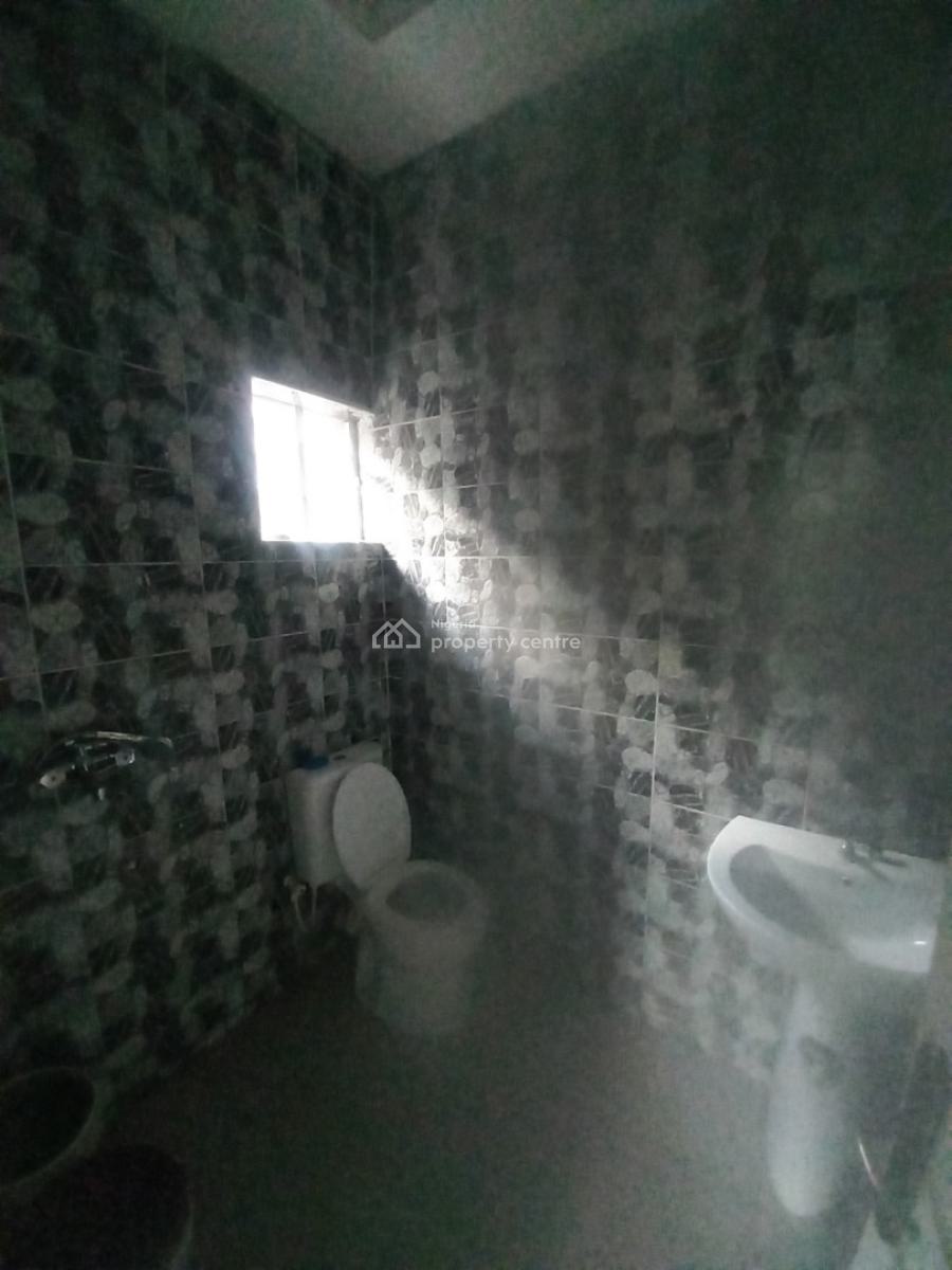 Spacious 2 Bedroom Apartment Upstairs, By Gionee, Lakowe, Ibeju Lekki, Lagos, Flat / Apartment for Rent