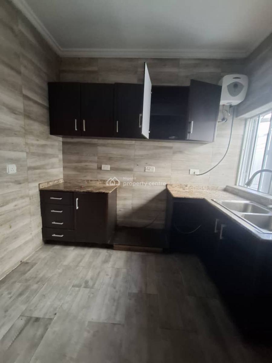 a Contemporary 3bedroom Terraced Duplex with Bq, Lekki Phase 1, Lekki, Lagos, Terraced Duplex for Rent