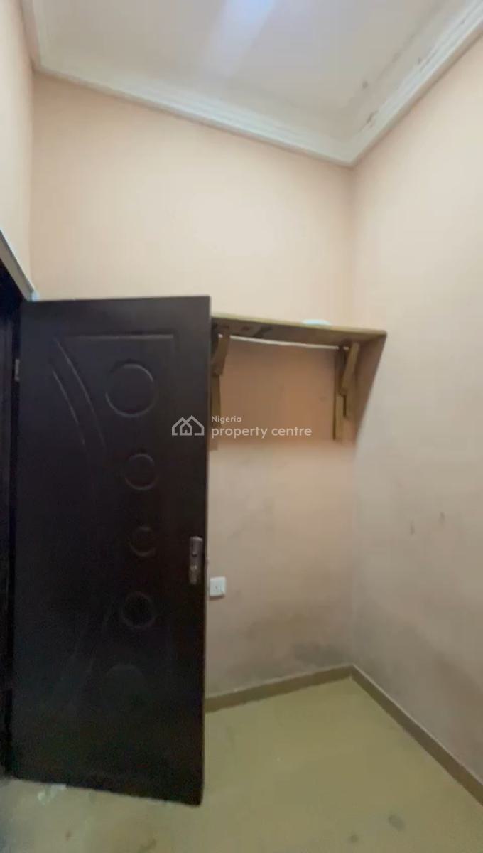 a Room Bq Downstairs in a Shared Apartment, Bera Estate, Chevron, Lekki, Lagos, Flat / Apartment for Rent
