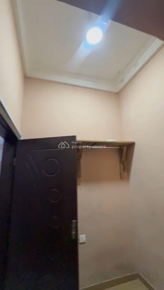 a Room Bq Downstairs in a Shared Apartment, Bera Estate, Chevron, Lekki, Lagos, Flat / Apartment for Rent