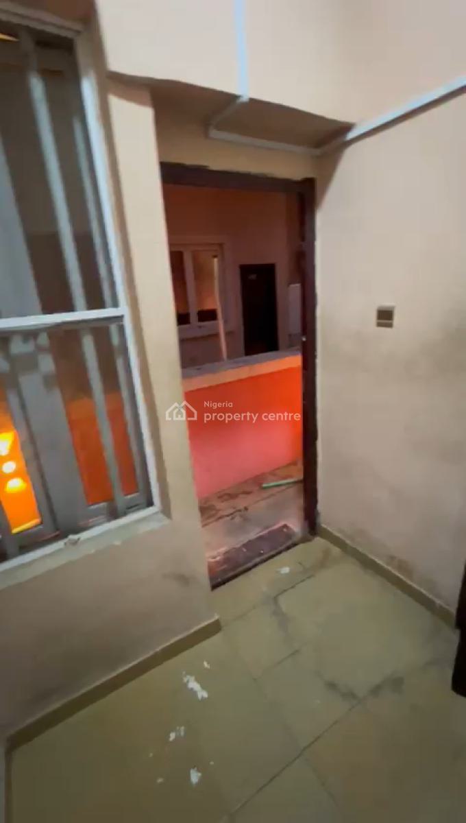 a Room Bq Downstairs in a Shared Apartment, Bera Estate, Chevron, Lekki, Lagos, Flat / Apartment for Rent