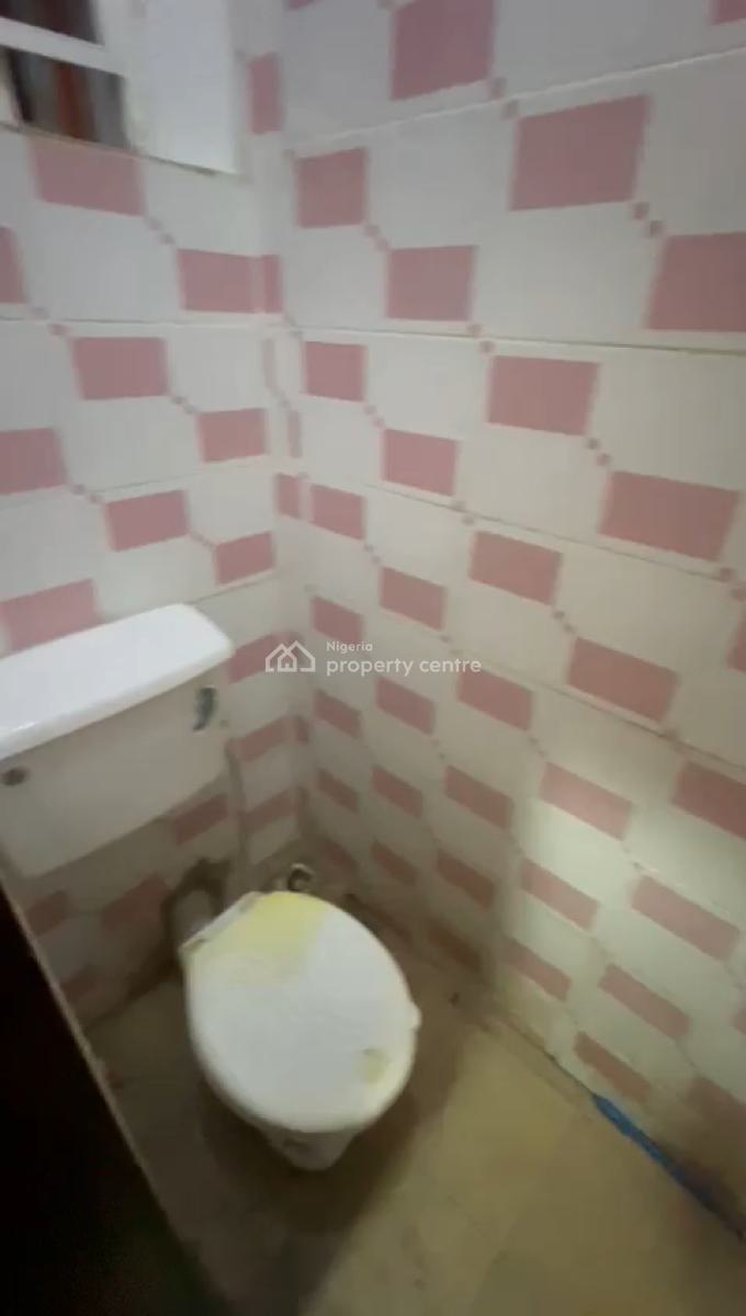 a Room Bq Downstairs in a Shared Apartment, Bera Estate, Chevron, Lekki, Lagos, Flat / Apartment for Rent