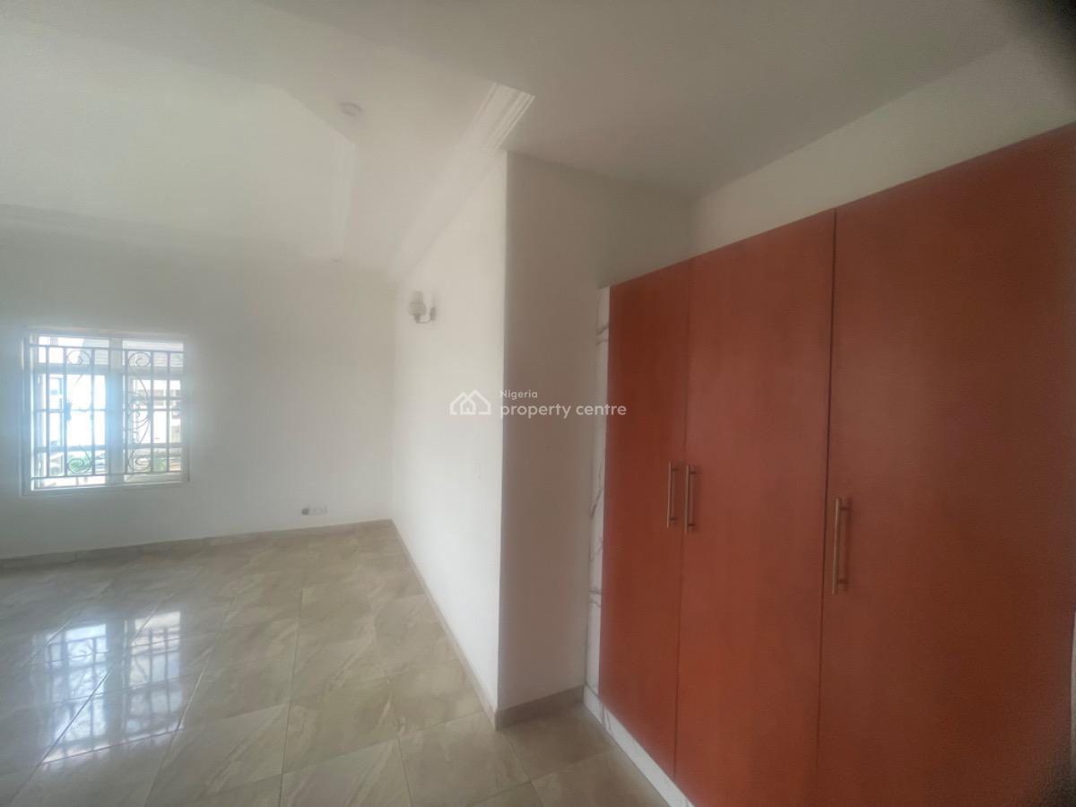 Clean and Spacious 3 Bedrooms Flap with Bq, Abuja, Wuye, Abuja, Block of Flats for Sale