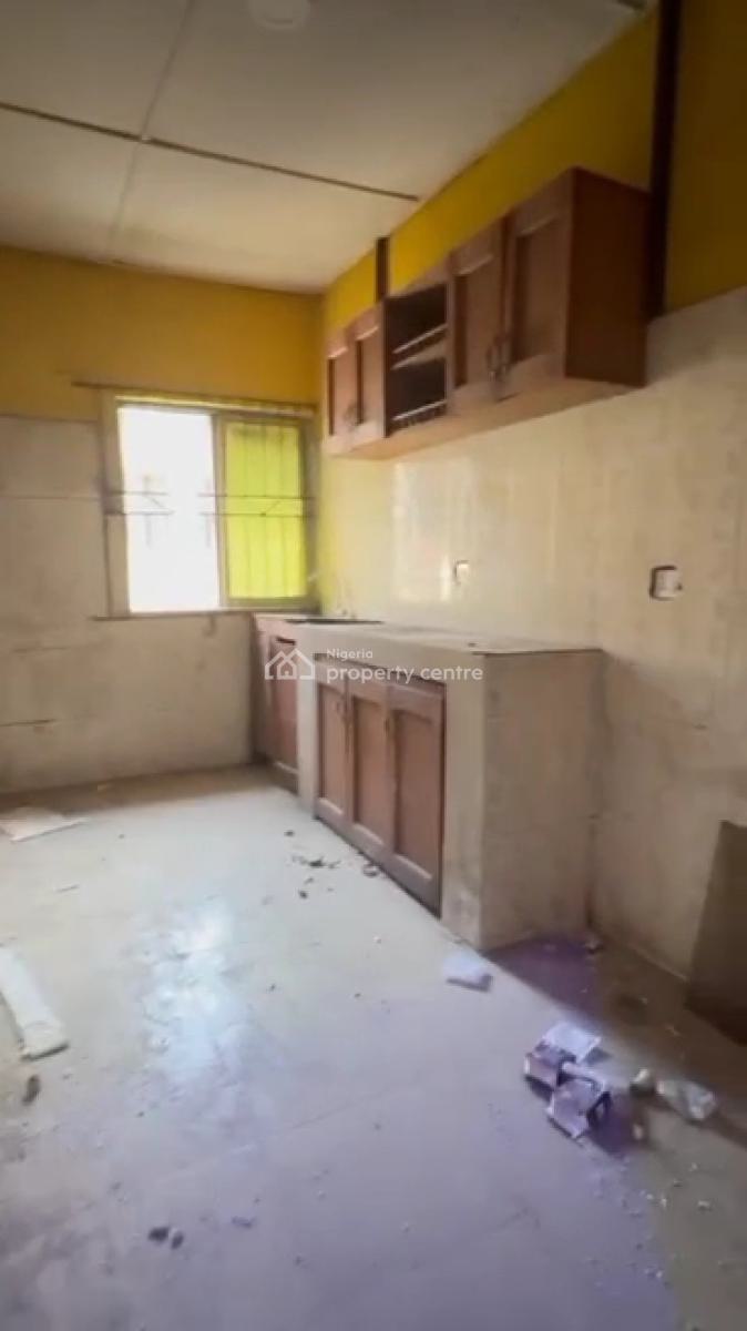 Decent 3 Bedroom Up Flat All Room Ensuite with Guest Toilet , Tilled, Soluyi, Gbagada, Lagos, Flat / Apartment for Rent