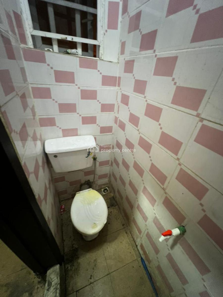 a Luxurious Standard Self Contained Apartment, Chevron Drive, Lekki, Lagos, Self Contain (single Rooms) for Rent