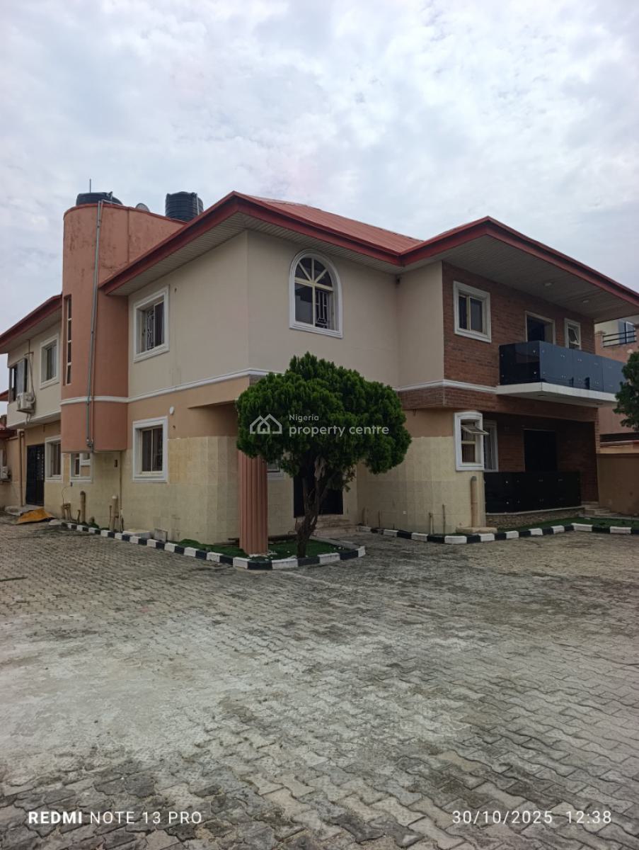 Clean 2 Bedroom Apartment, Lekki Right Hand Side, Lekki Phase 1, Lekki, Lagos, Flat / Apartment for Rent