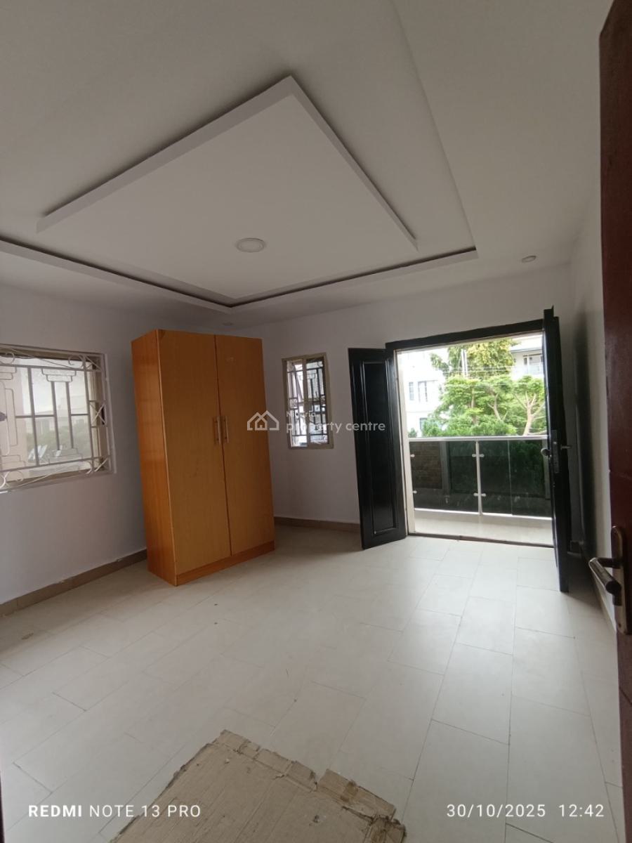 Clean 2 Bedroom Apartment, Lekki Right Hand Side, Lekki Phase 1, Lekki, Lagos, Flat / Apartment for Rent