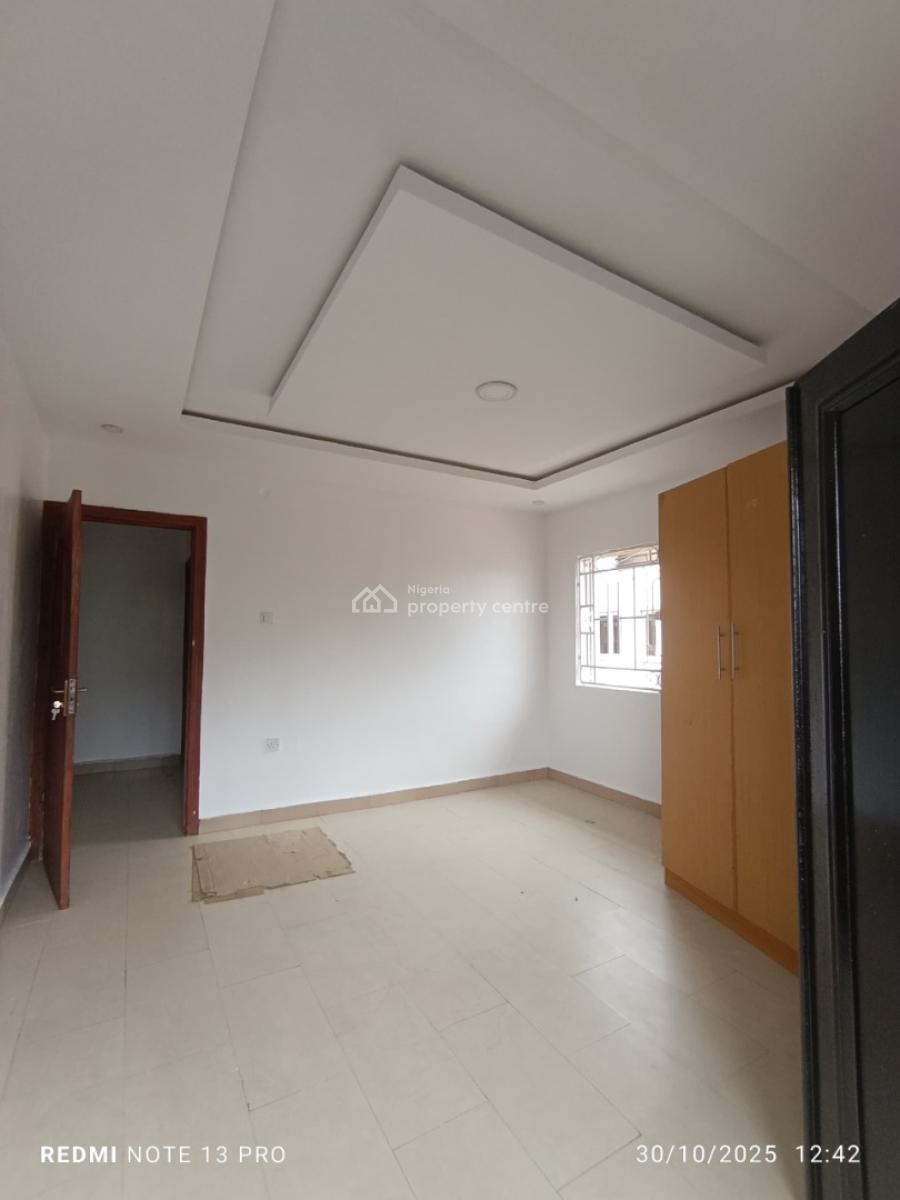 Clean 2 Bedroom Apartment, Lekki Right Hand Side, Lekki Phase 1, Lekki, Lagos, Flat / Apartment for Rent