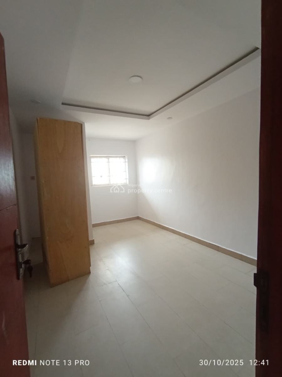 Clean 2 Bedroom Apartment, Lekki Right Hand Side, Lekki Phase 1, Lekki, Lagos, Flat / Apartment for Rent