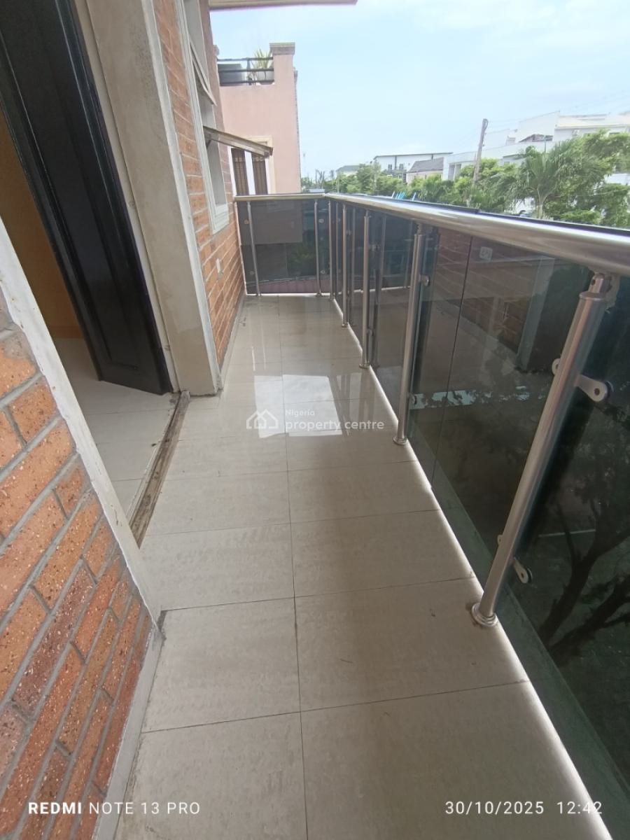 Clean 2 Bedroom Apartment, Lekki Right Hand Side, Lekki Phase 1, Lekki, Lagos, Flat / Apartment for Rent