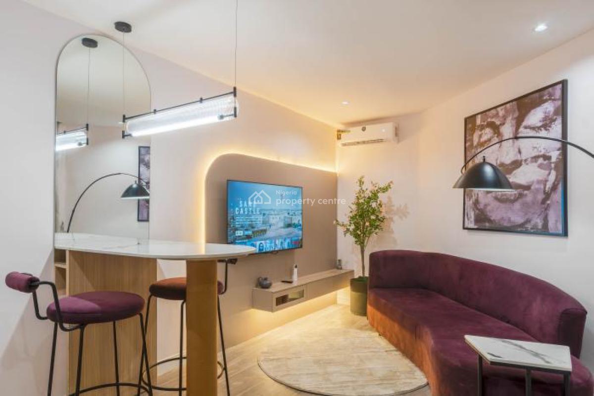 a Spacious Luxury 1 Bedroom with Ps5, Balcony & Snooker Board, Lekki Phase 1, Lekki, Lagos, Flat / Apartment Short Let