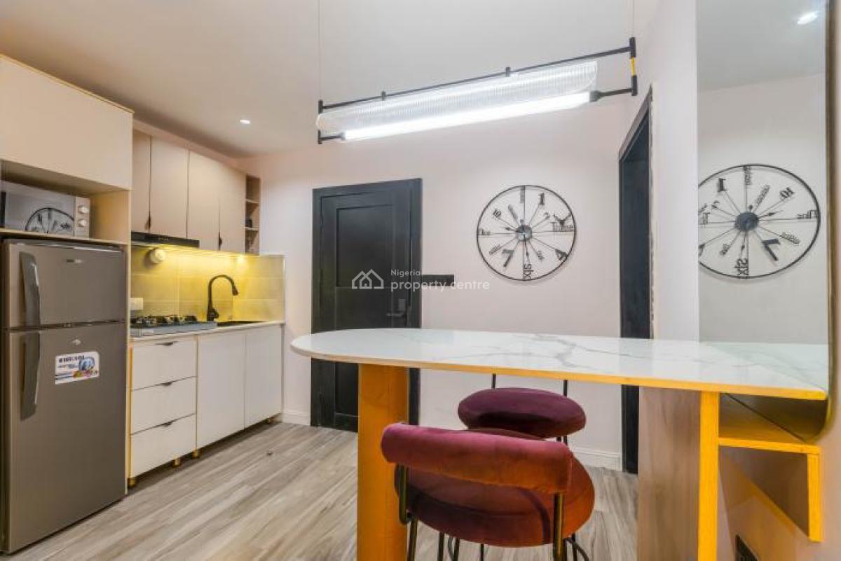 a Spacious Luxury 1 Bedroom with Ps5, Balcony & Snooker Board, Lekki Phase 1, Lekki, Lagos, Flat / Apartment Short Let