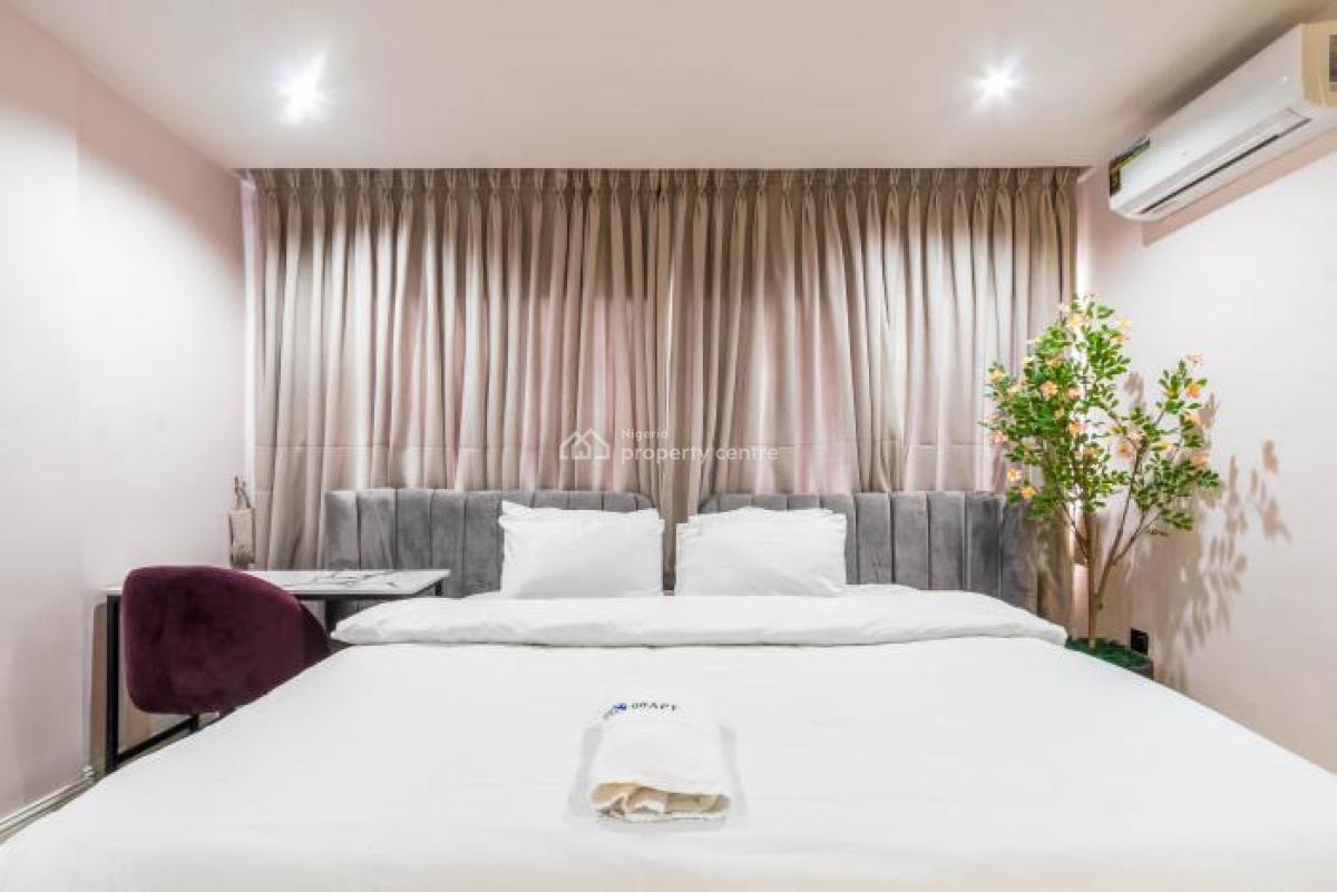 a Spacious Luxury 1 Bedroom with Ps5, Balcony & Snooker Board, Lekki Phase 1, Lekki, Lagos, Flat / Apartment Short Let