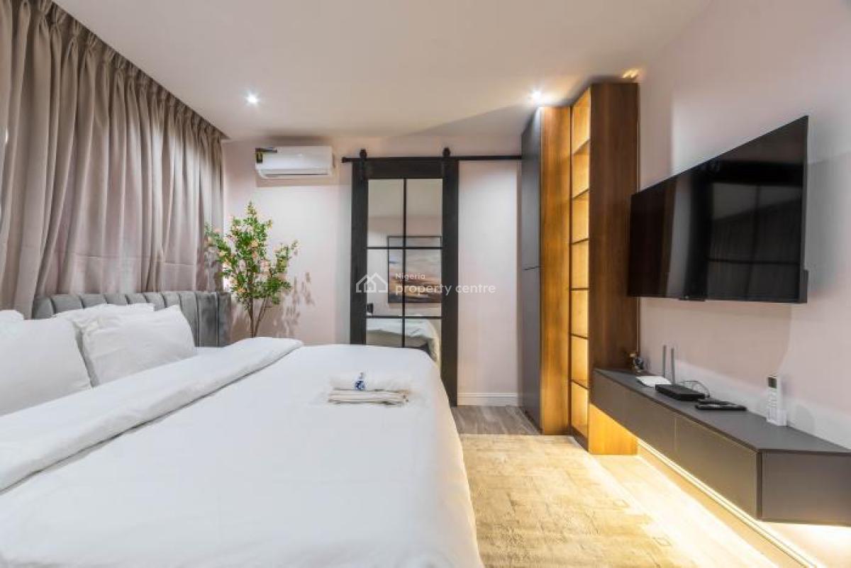 a Spacious Luxury 1 Bedroom with Ps5, Balcony & Snooker Board, Lekki Phase 1, Lekki, Lagos, Flat / Apartment Short Let