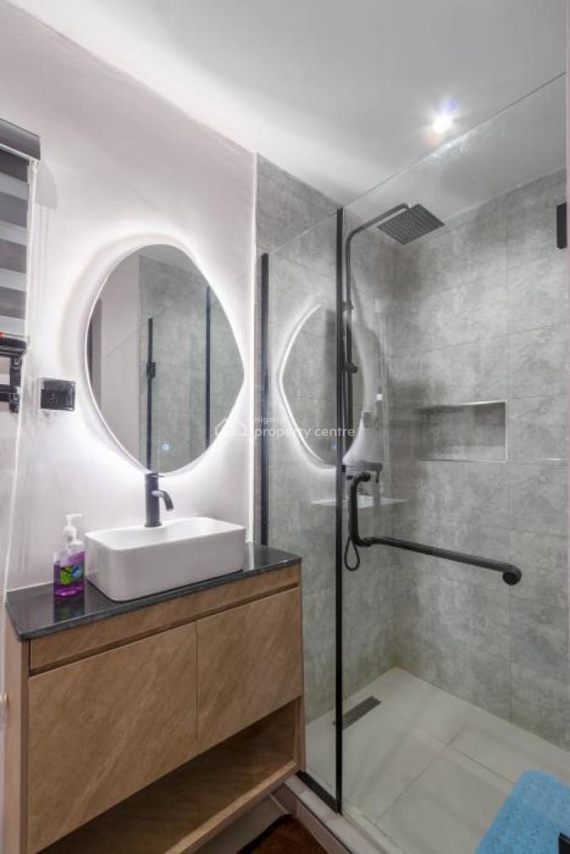 a Spacious Luxury 1 Bedroom with Ps5, Balcony & Snooker Board, Lekki Phase 1, Lekki, Lagos, Flat / Apartment Short Let