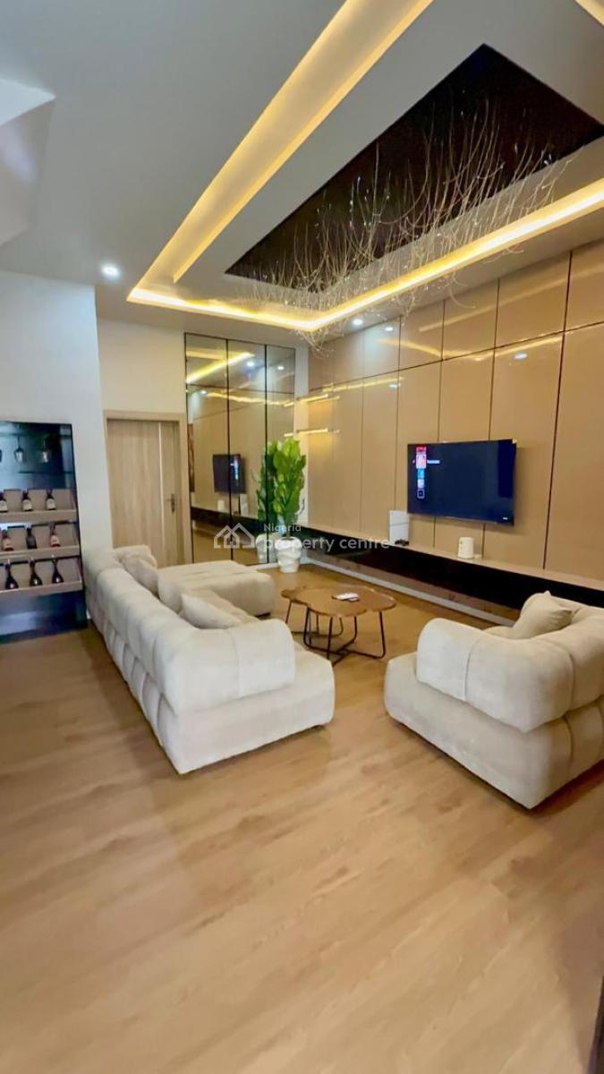 Luxury 3bedroom Apartment with Outdoor Snooker, Lekki Phase 1, Lekki, Lagos, Flat / Apartment Short Let