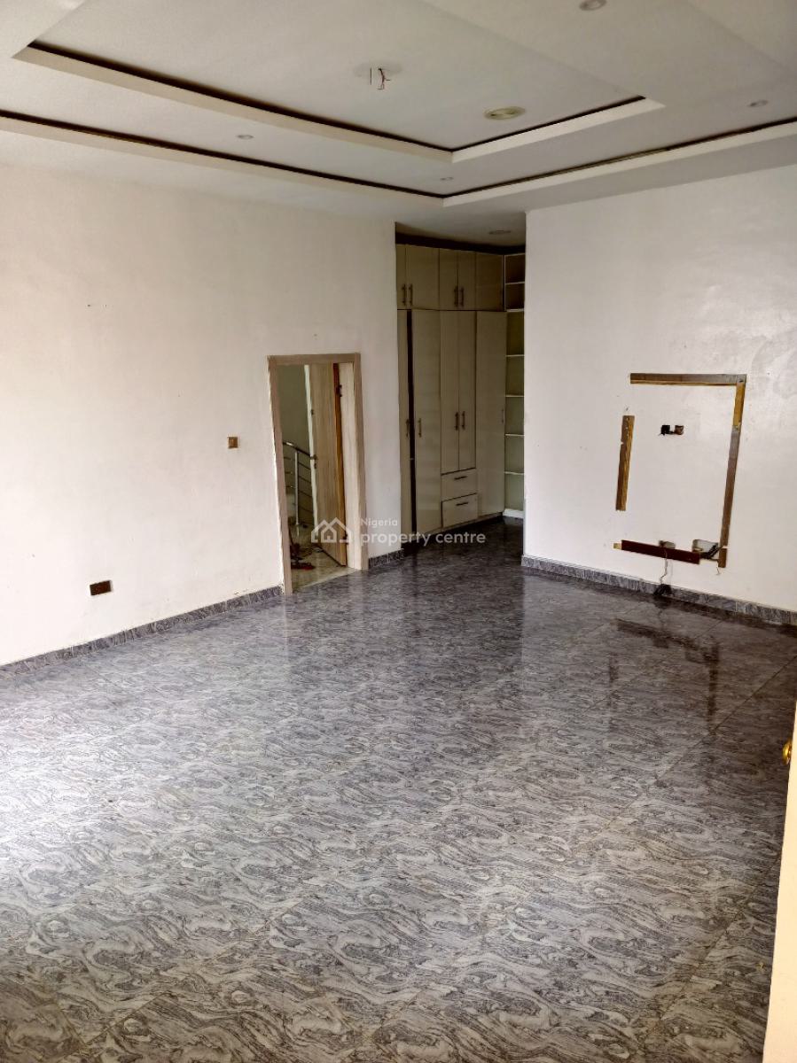 Spacious Master Bedroom Flat with Balcony, Orchid Road By The Roundabout, Lekki, Lagos, Flat / Apartment for Rent