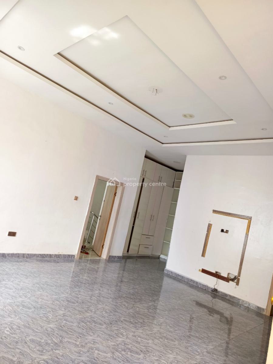 Spacious Master Bedroom Flat with Balcony, Orchid Road By The Roundabout, Lekki, Lagos, Flat / Apartment for Rent