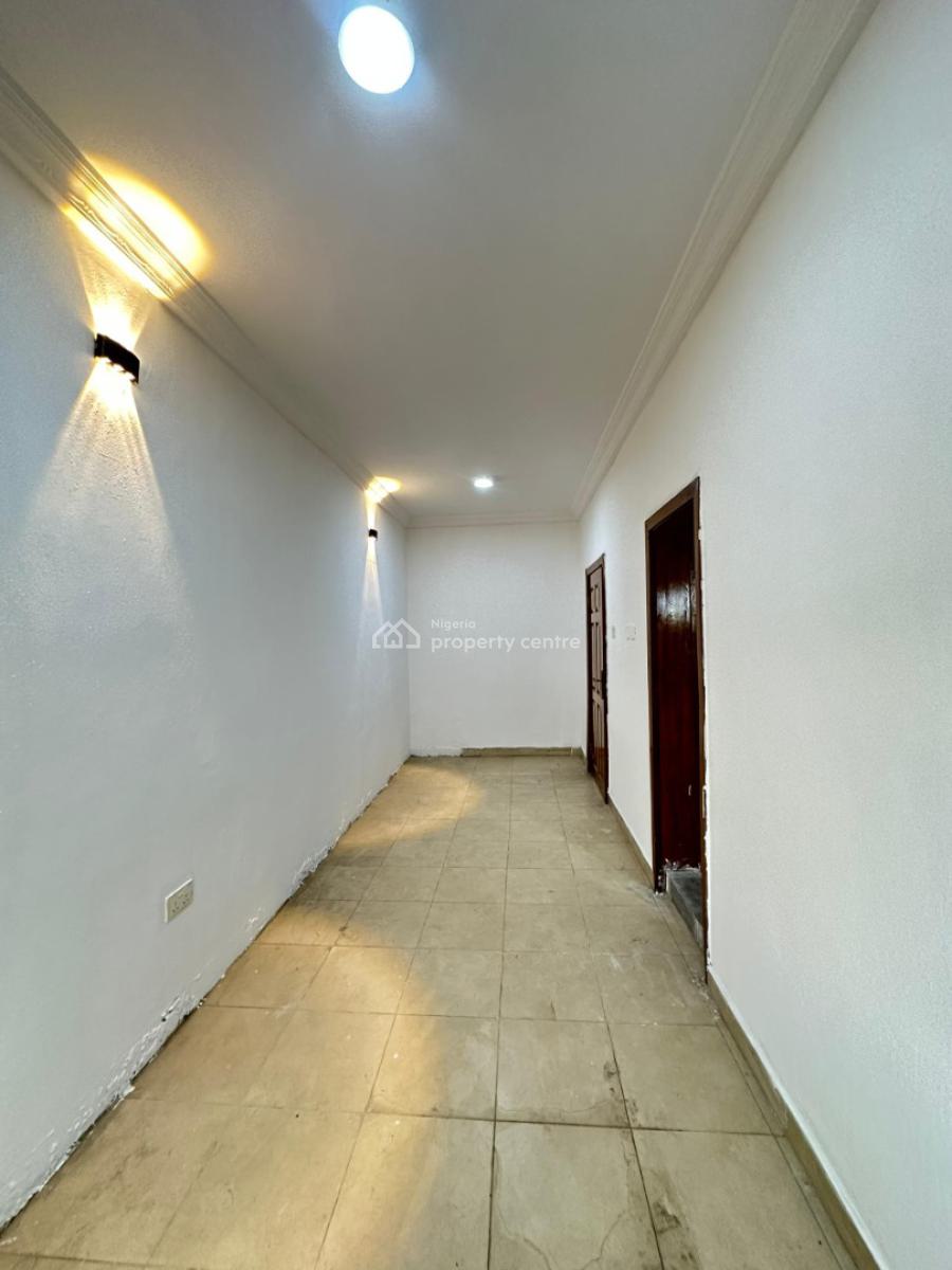 Neatly Built 3 Bedroom Apartment, Lekki Phase 1, Lekki, Lagos, Flat / Apartment for Rent
