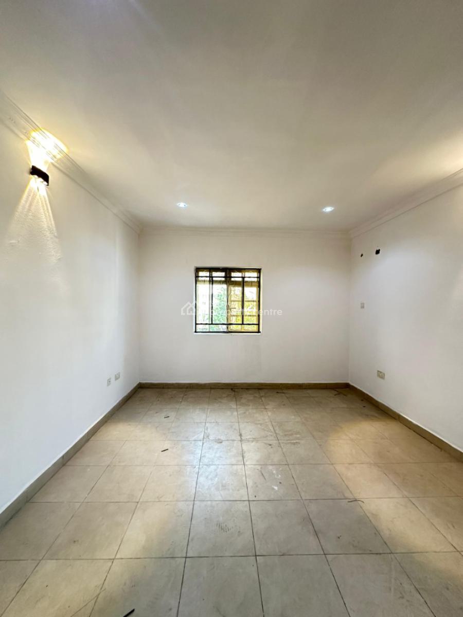 Neatly Built 3 Bedroom Apartment, Lekki Phase 1, Lekki, Lagos, Flat / Apartment for Rent