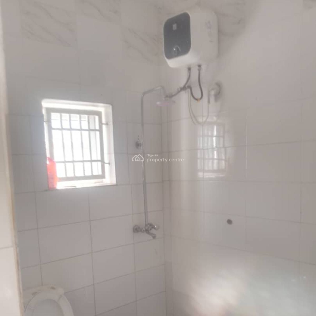 Sharp 3-bedroom Bungalow with 2-units of Self-contain Bq, Extension, Gwarinpa, Abuja, Detached Bungalow for Rent