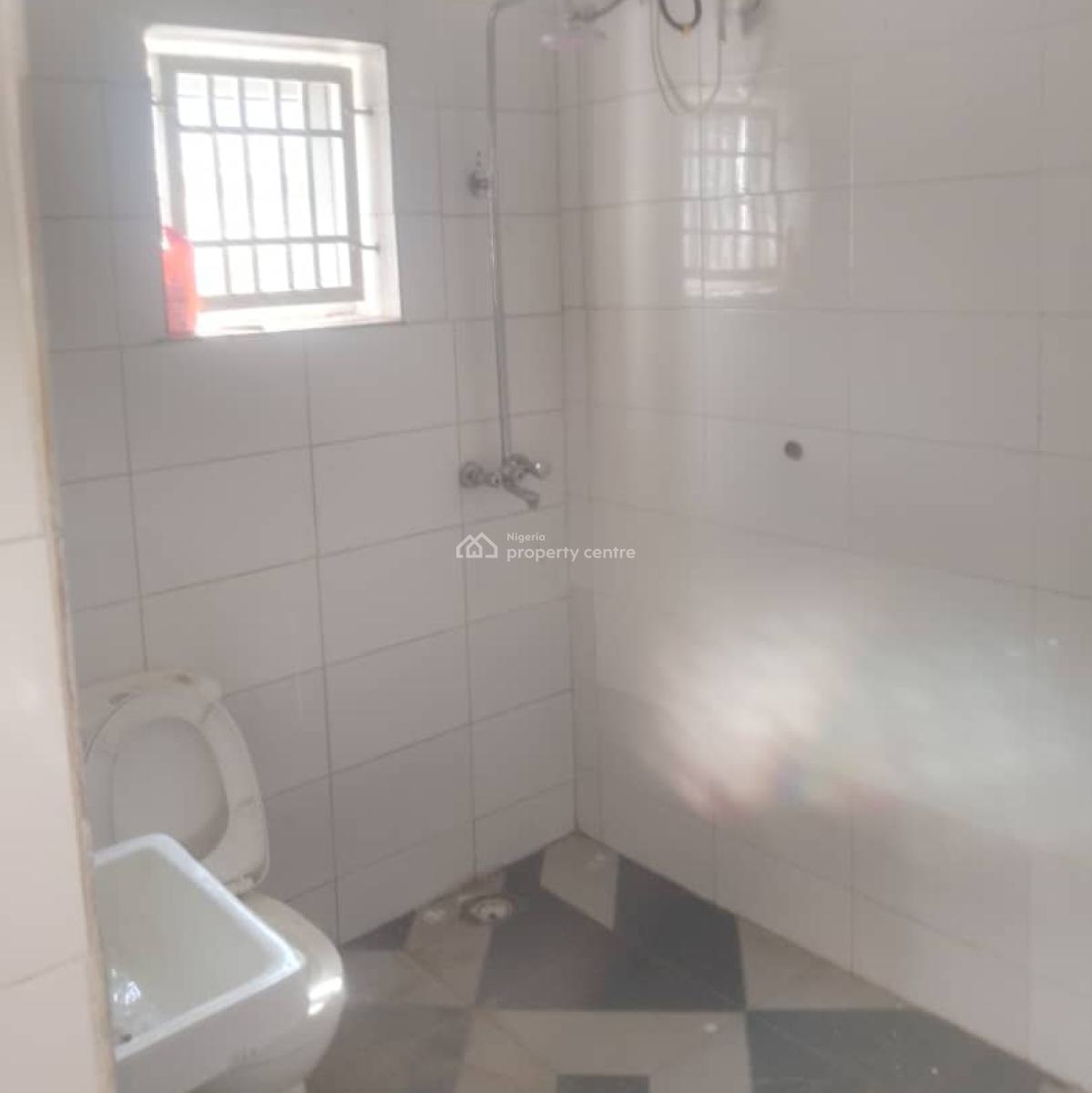 Sharp 3-bedroom Bungalow with 2-units of Self-contain Bq, Extension, Gwarinpa, Abuja, Detached Bungalow for Rent