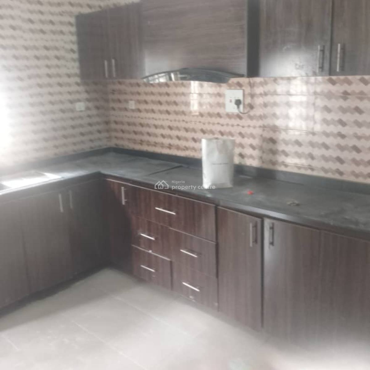 Sharp 3-bedroom Bungalow with 2-units of Self-contain Bq, Extension, Gwarinpa, Abuja, Detached Bungalow for Rent