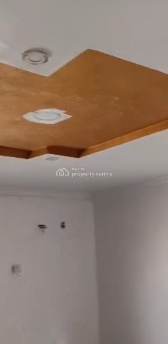 Newly Renovated 3 Bedroom   Rooms Ensuite and Guest Toilet, Ifako, Gbagada, Lagos, Flat / Apartment for Rent