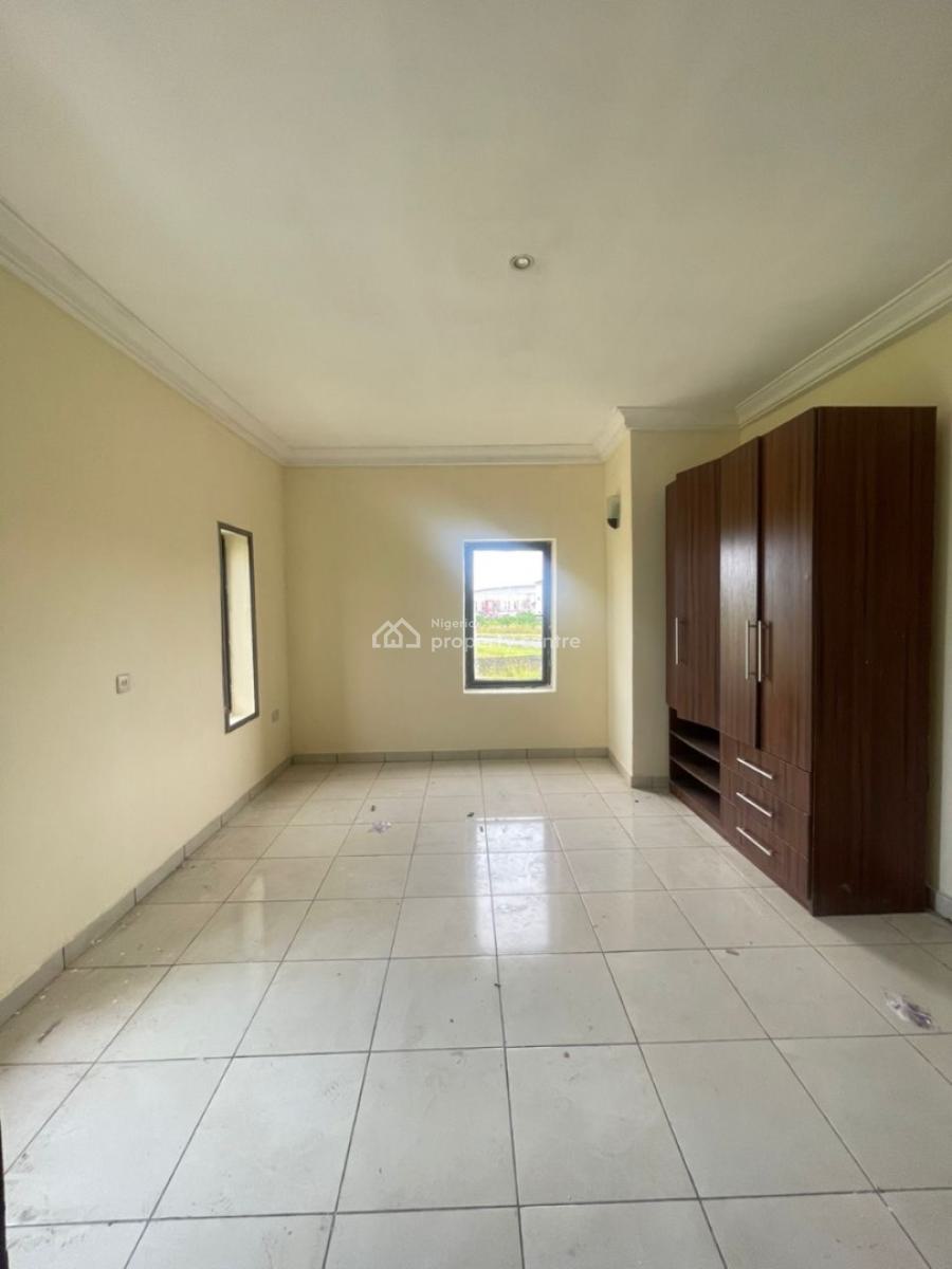 Clean and Spacious Room( Upstairs) in a Shared Duplex Available, Harris Drive, Vgc, Lekki, Lagos, Self Contain (single Rooms) for Rent