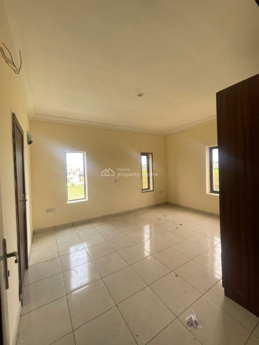 Clean and Spacious Room( Upstairs) in a Shared Duplex Available, Harris Drive, Vgc, Lekki, Lagos, Self Contain (single Rooms) for Rent