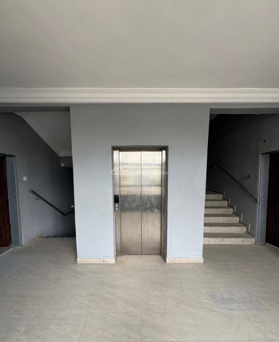 Brand New and Serviced with 24/7 Power Supply 2 Bedroom En-suite Flat., Lekki Phase 1, Lekki, Lagos, Flat / Apartment for Rent