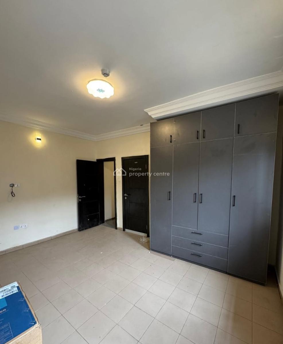 Brand New and Serviced with 24/7 Power Supply 2 Bedroom En-suite Flat., Lekki Phase 1, Lekki, Lagos, Flat / Apartment for Rent