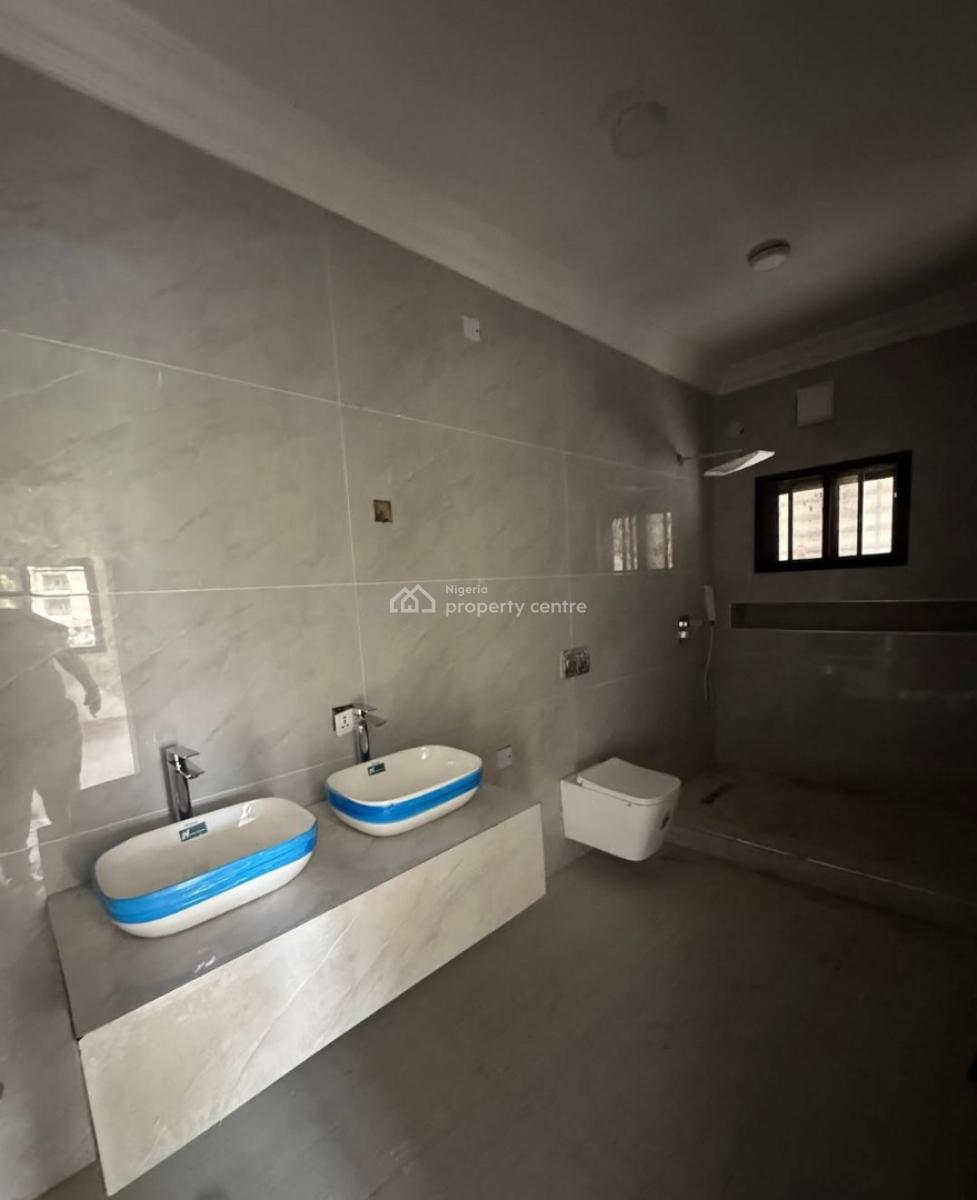 Brand New and Serviced with 24/7 Power Supply 2 Bedroom En-suite Flat., Lekki Phase 1, Lekki, Lagos, Flat / Apartment for Rent