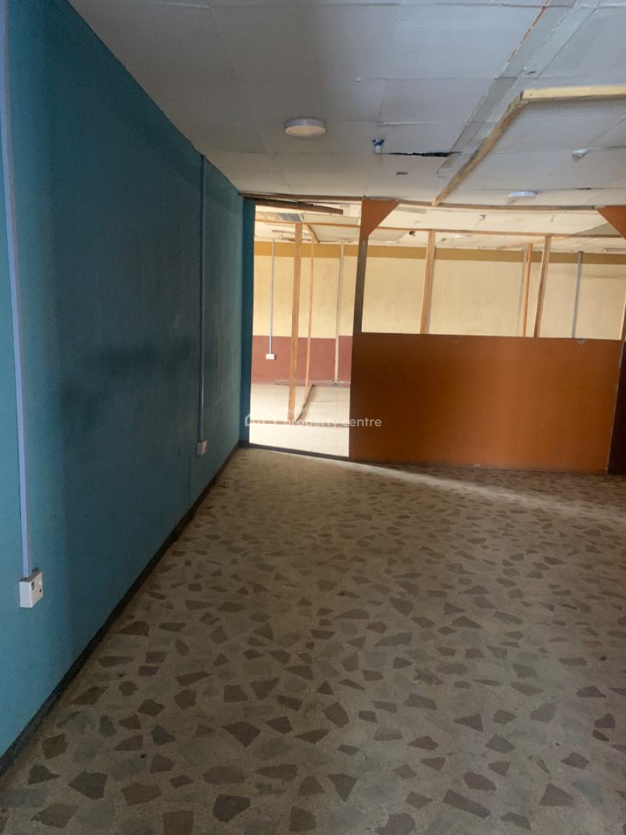 Well Maintained and Spacious Office Space Well Maintained and Spacious, Off Isheri Road, Ojodu Berger, Ojodu, Lagos, Office Space for Rent