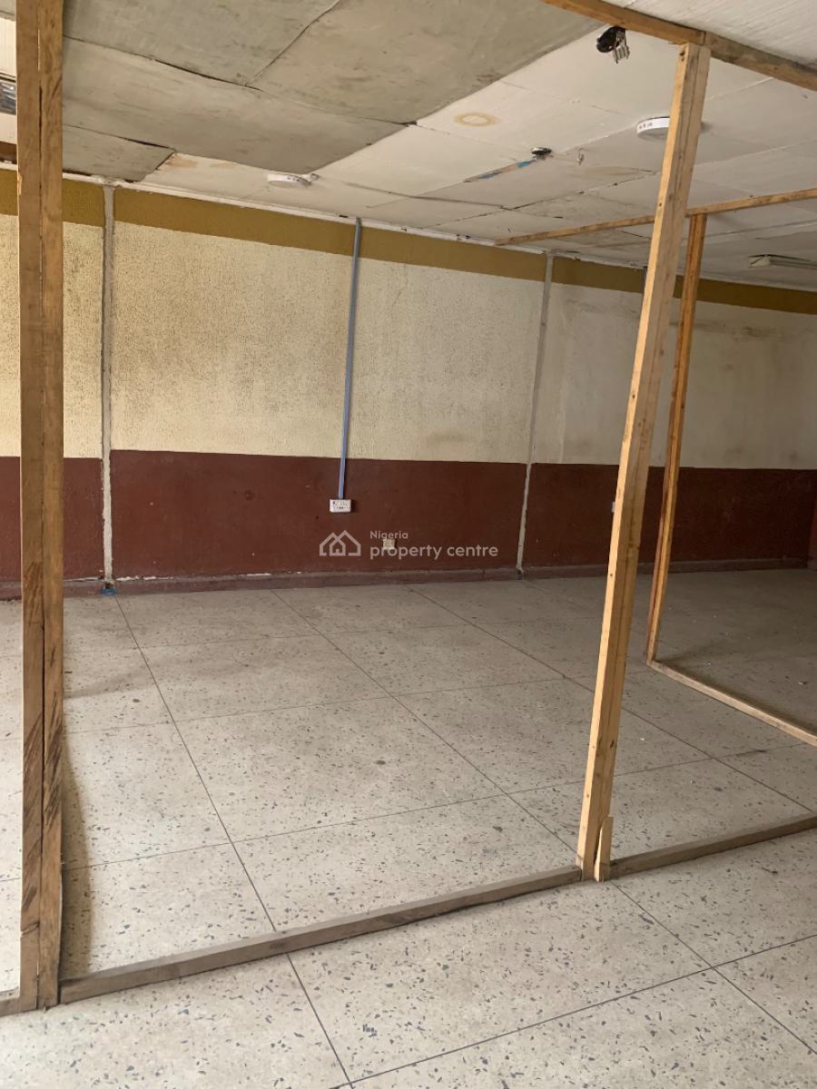 Well Maintained and Spacious Office Space Well Maintained and Spacious, Off Isheri Road, Ojodu Berger, Ojodu, Lagos, Office Space for Rent