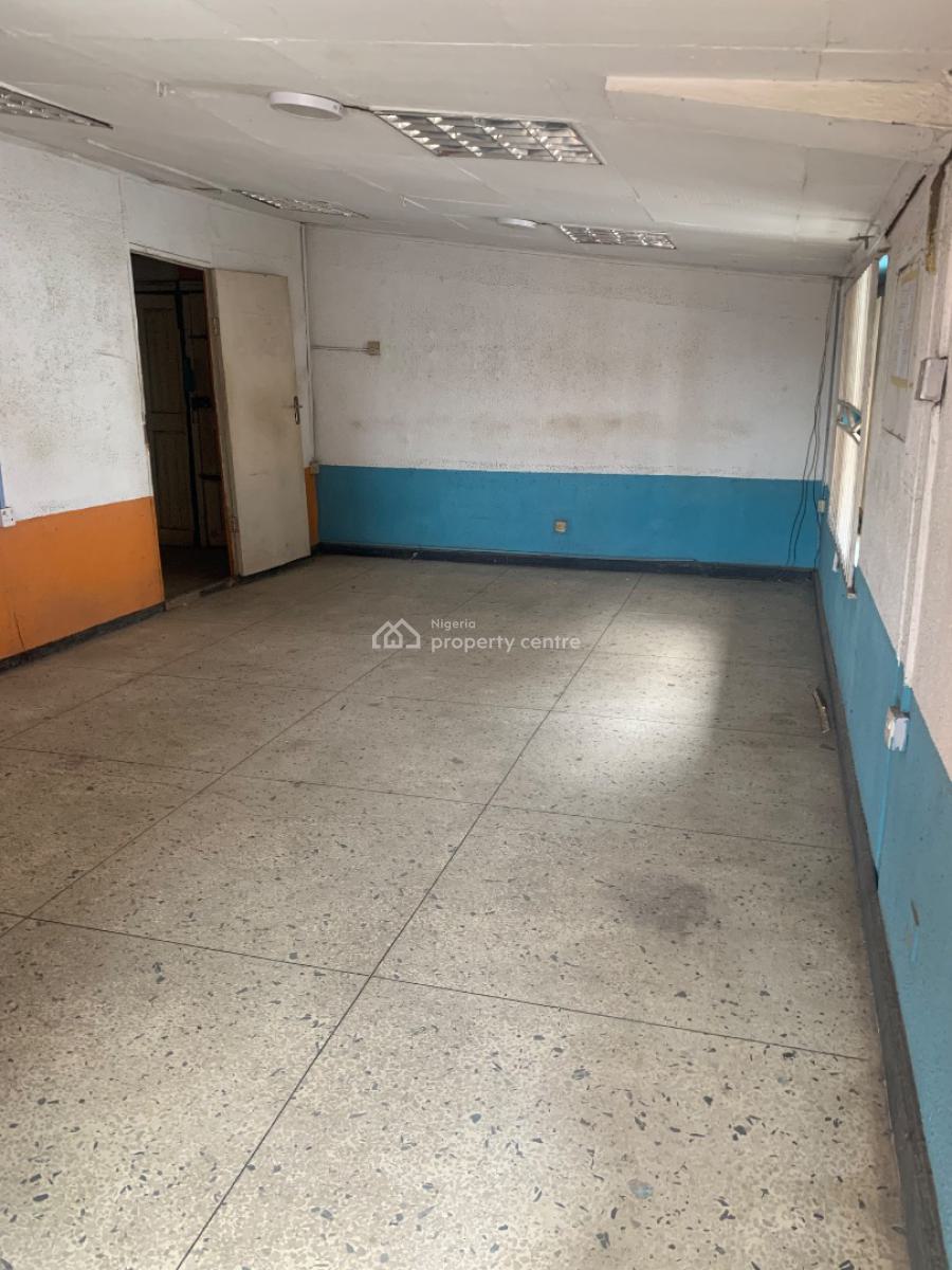 Well Maintained and Spacious Office Space Well Maintained and Spacious, Off Isheri Road, Ojodu Berger, Ojodu, Lagos, Office Space for Rent
