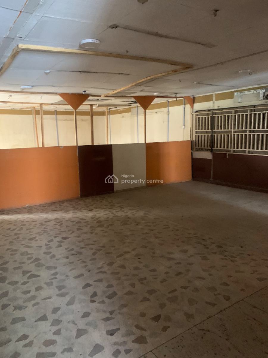 Well Maintained and Spacious Office Space Well Maintained and Spacious, Off Isheri Road, Ojodu Berger, Ojodu, Lagos, Office Space for Rent