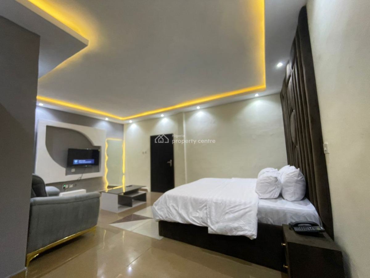 Studio Apartment, Adeyemo, Omole Phase 1, Ikeja, Lagos, Flat / Apartment Short Let
