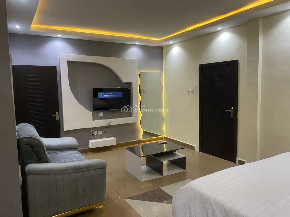 Studio Apartment, Adeyemo, Omole Phase 1, Ikeja, Lagos, Flat / Apartment Short Let