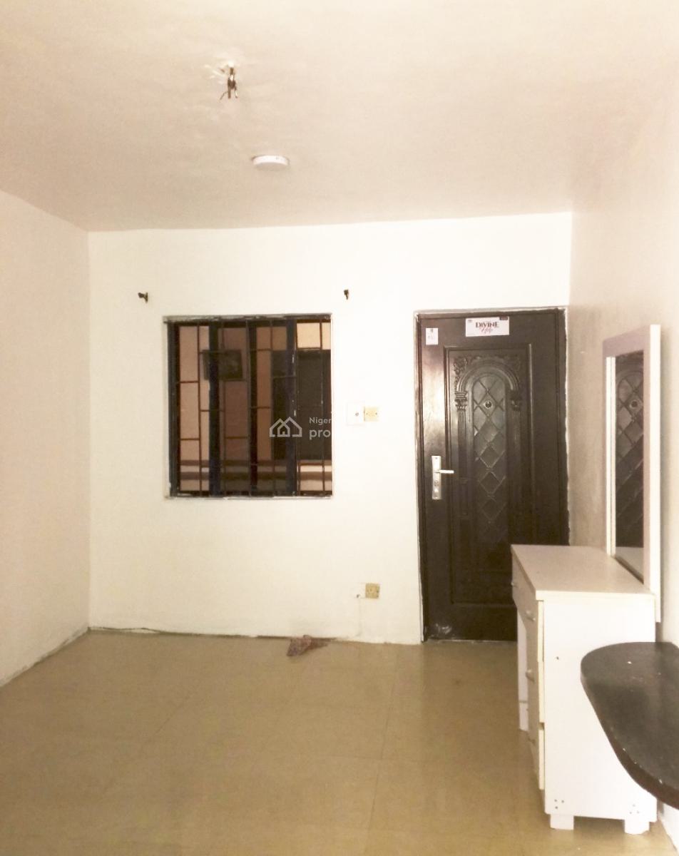 Nice and Standard Upstairs Self Cotain with Kitchen, Osapa London, Osapa, Lekki, Lagos, Self Contain (single Rooms) for Rent