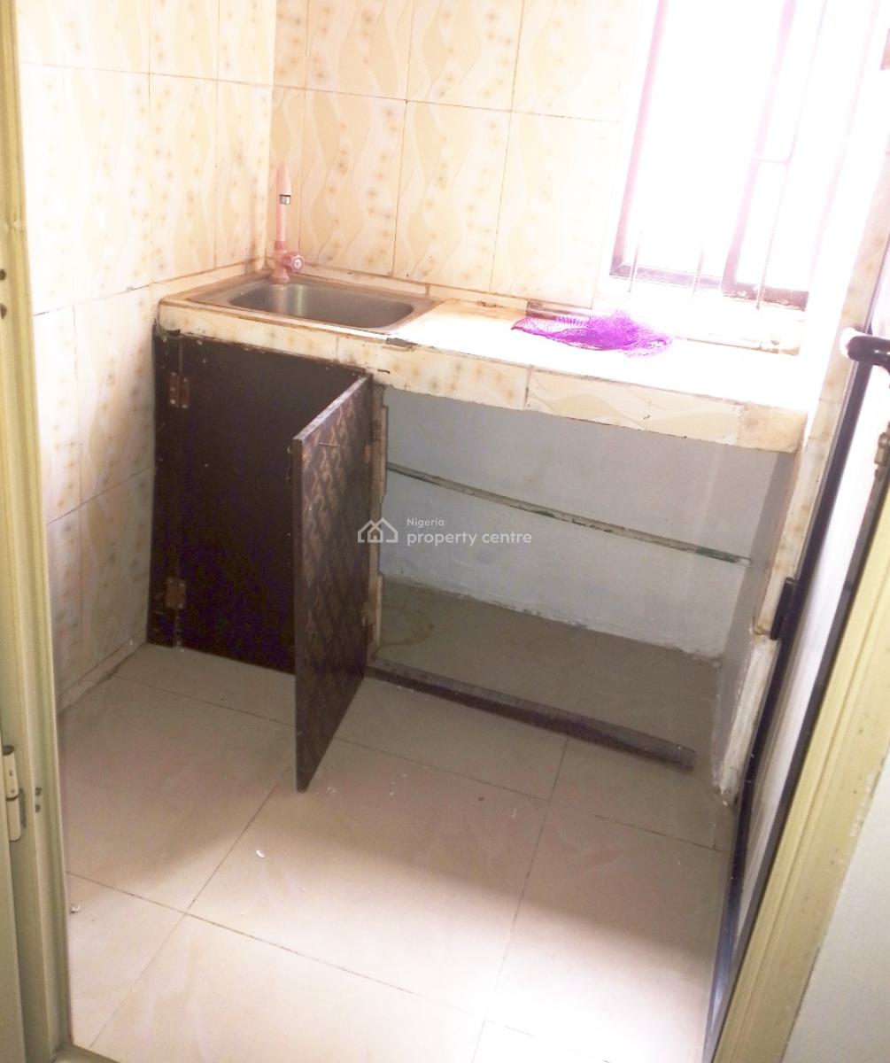 Nice and Standard Upstairs Self Cotain with Kitchen, Osapa London, Osapa, Lekki, Lagos, Self Contain (single Rooms) for Rent