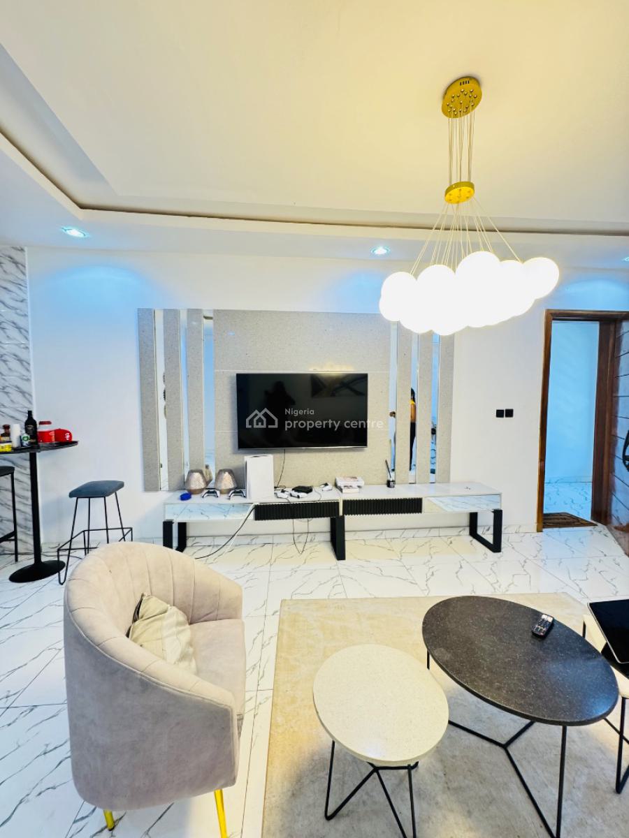 Distress Spacious 2 Bedroom Apartment, Orchid Road, Lekki, Lagos, Flat / Apartment for Sale