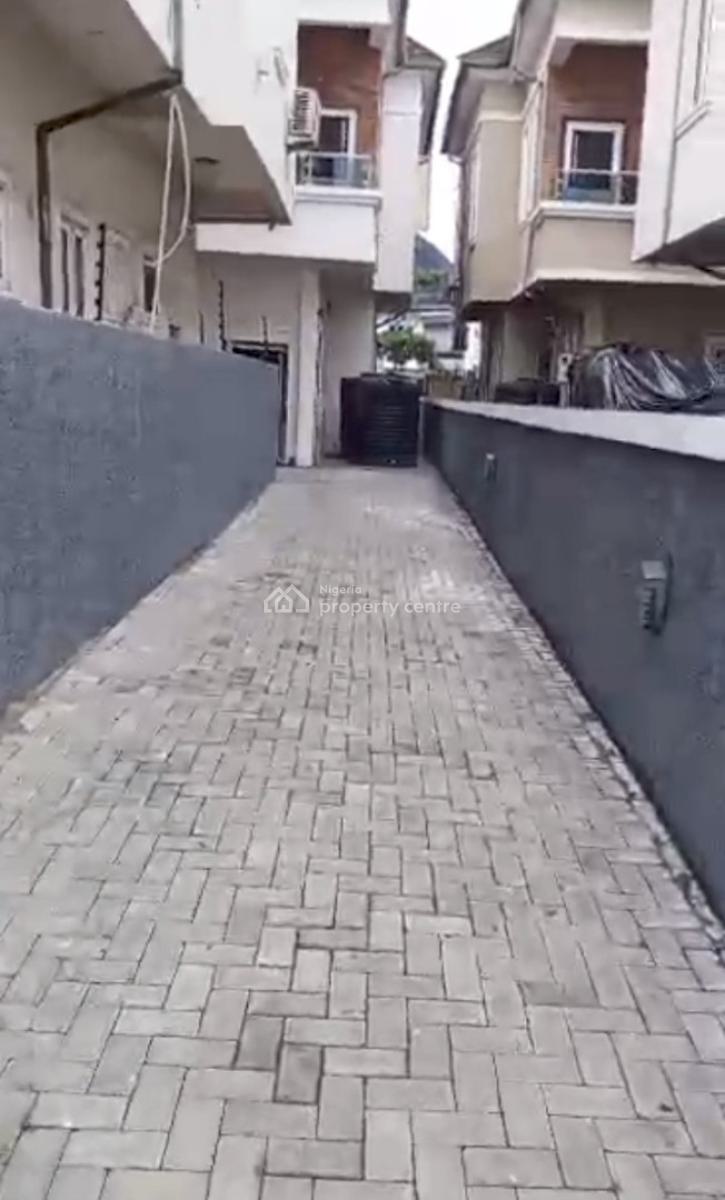 As E Dey Hot --- Distress  Luxury 4 Bedroom Semi-detached Duplex, Chevron Drive, Lekki, Lagos, Detached Duplex for Sale