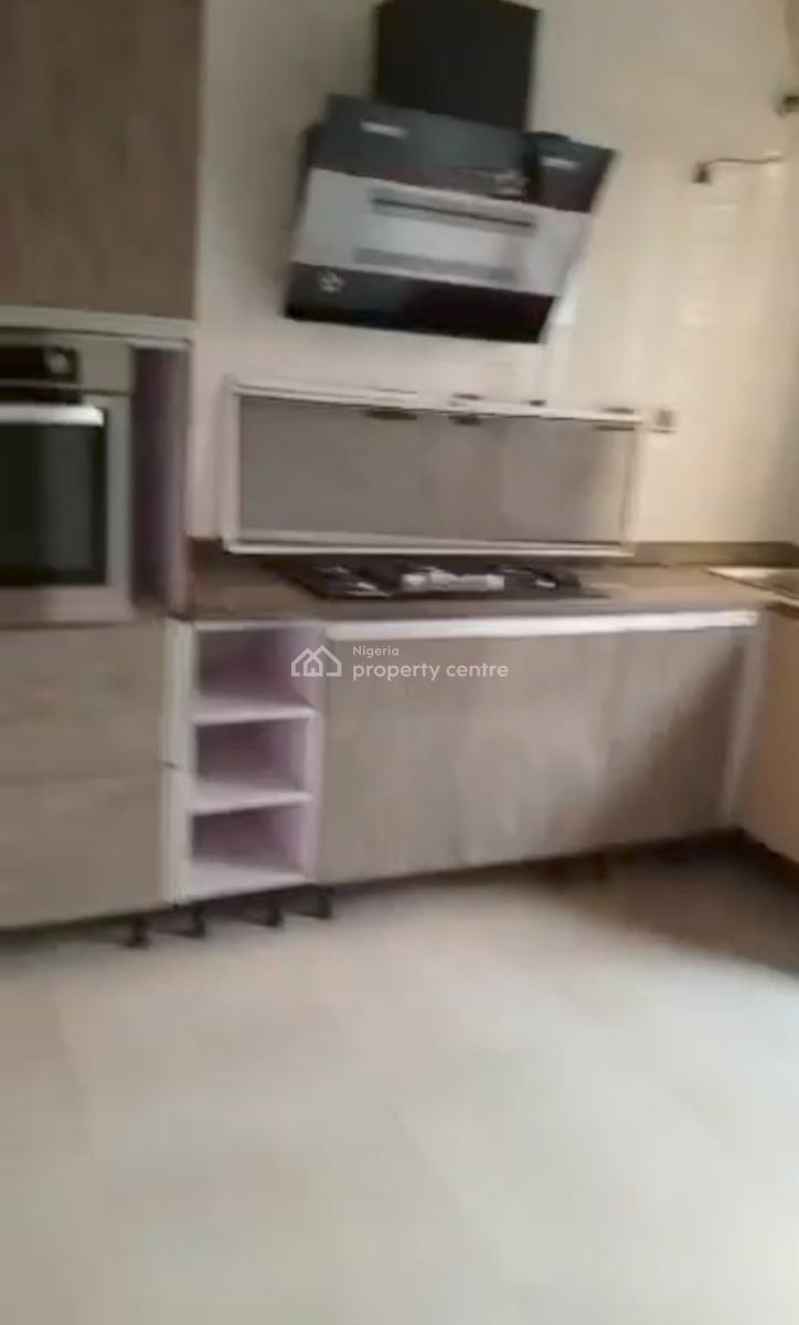 As E Dey Hot --- Distress  Luxury 4 Bedroom Semi-detached Duplex, Chevron Drive, Lekki, Lagos, Detached Duplex for Sale