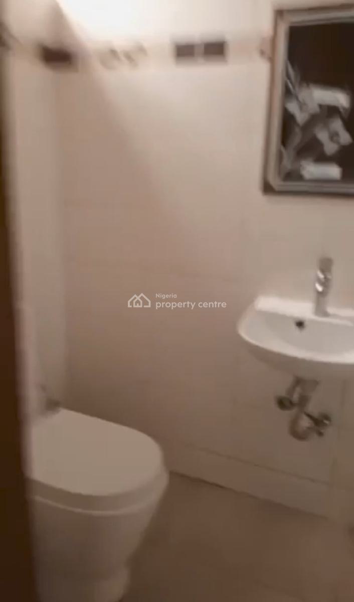 As E Dey Hot --- Distress  Luxury 4 Bedroom Semi-detached Duplex, Chevron Drive, Lekki, Lagos, Detached Duplex for Sale