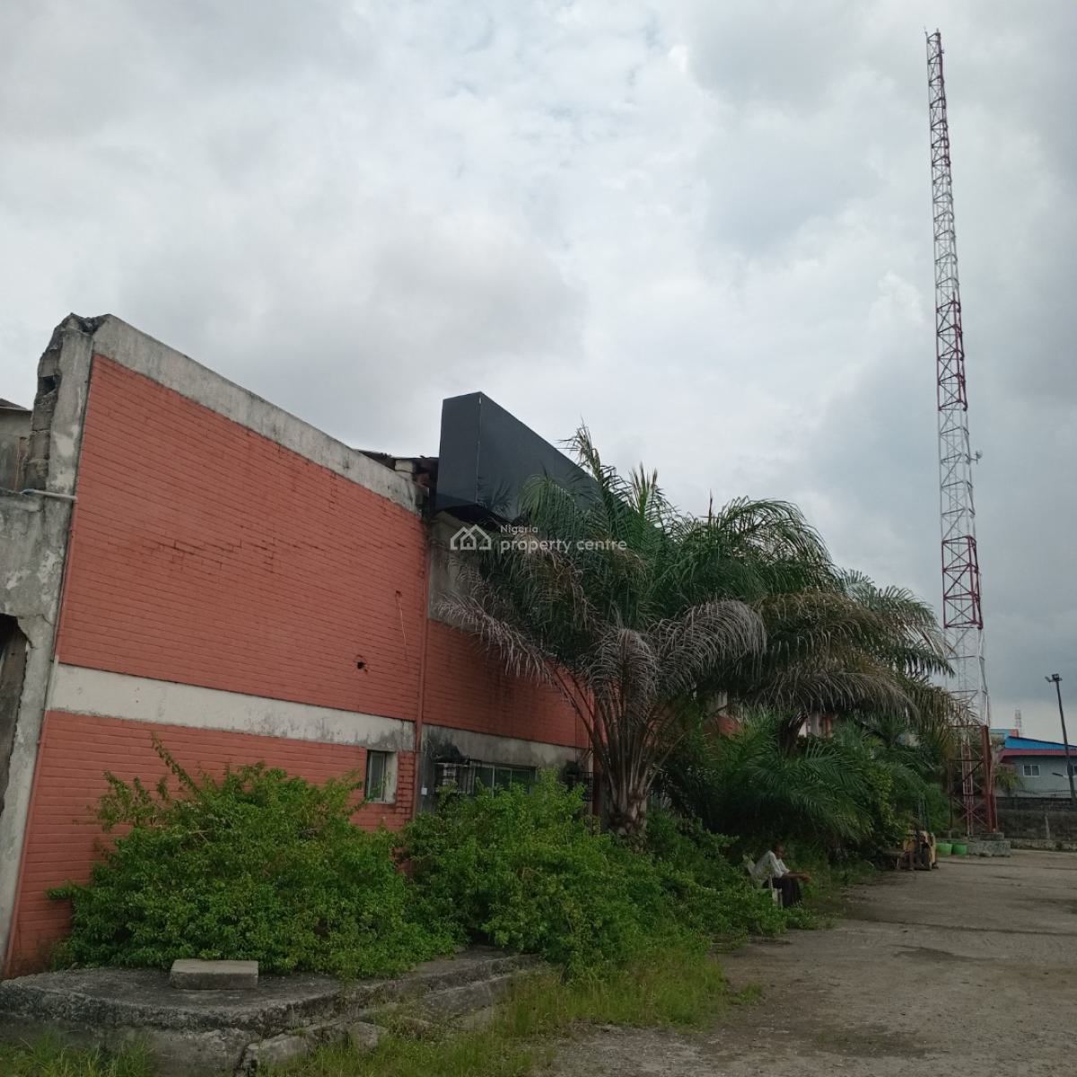 Prime Commercial Land, Coker Market Road / Lagos-badagry Expressway, Coker, Surulere, Lagos, Commercial Land for Sale